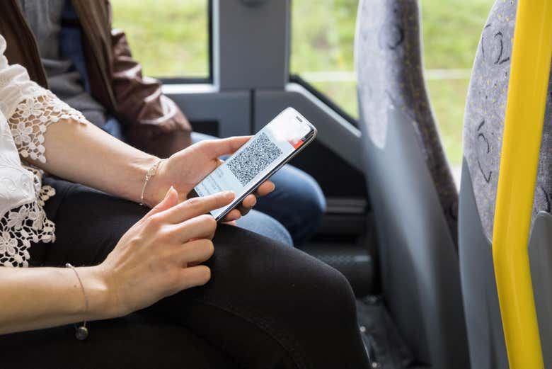 Sólo tendréis que mostrar el QR en el transporte público