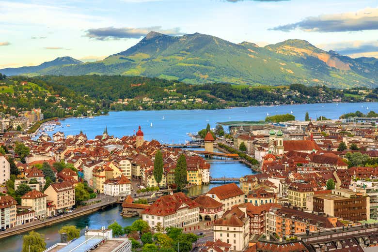 Panorámica de Lucerna y el monte Rigi