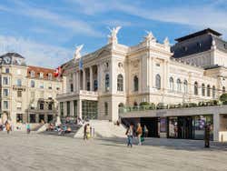 Plaza de la Ópera