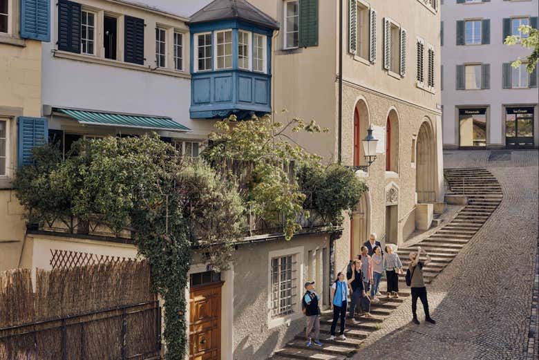 Recorreremos los pintorescos callejones del casco antiguo