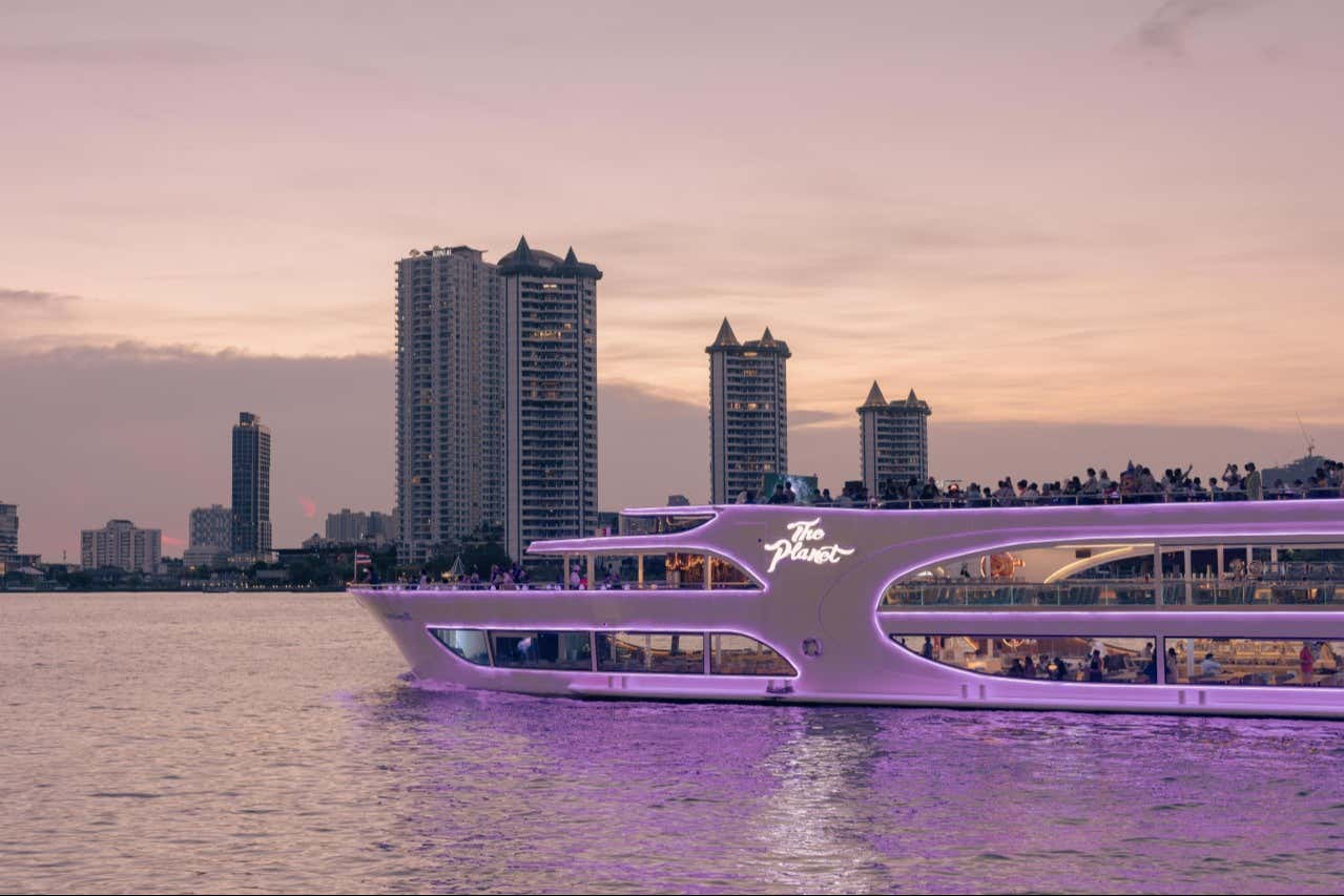 Cruzeiro com jantar pelo rio Chao Phraya