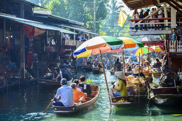 Excursión al mercado flotante de Bangkok y al mercado sobre la vía