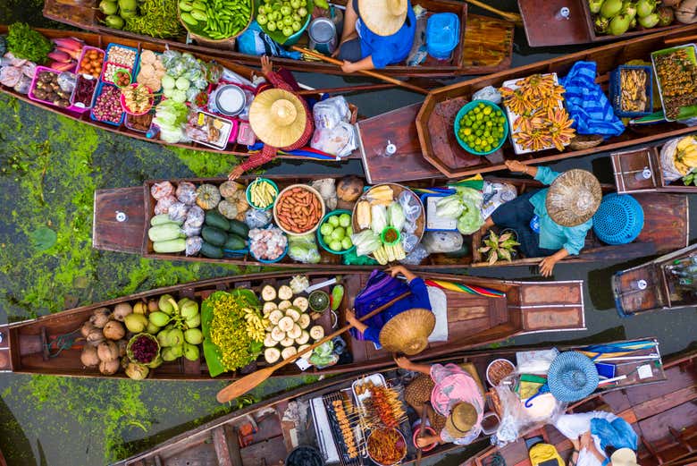 Los vibrantes colores del mercado flotante de Damnoen Saduak
