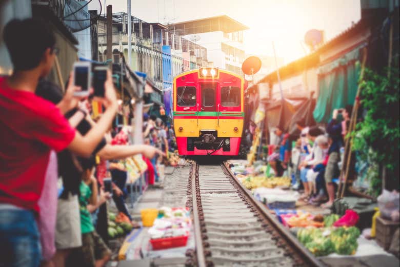 ¡Atención que llega el tren!
