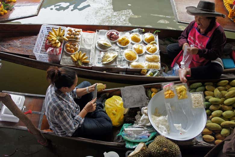 Damnoen Saduak floating market