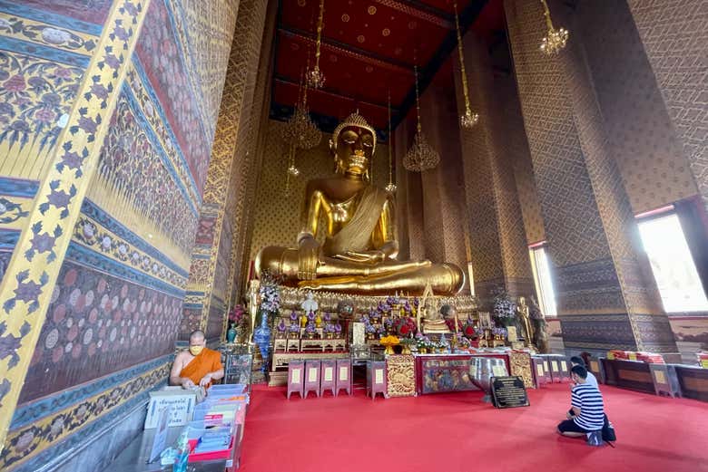 Statue de Bouddha au temple Wat Kalayanamit
