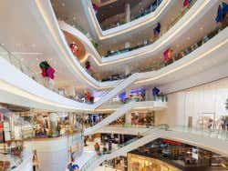 Interno del centro commerciale di Iconsiam