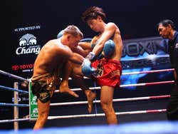 Un combattimento di thai boxe