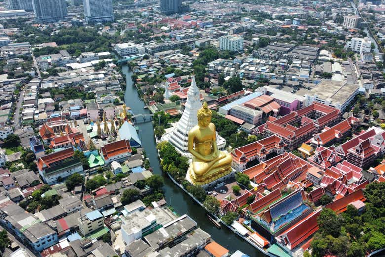Vue panoramique du temple Wat Paknam