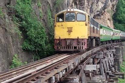 Tour de 2 días por Kanchanaburi y Erawan