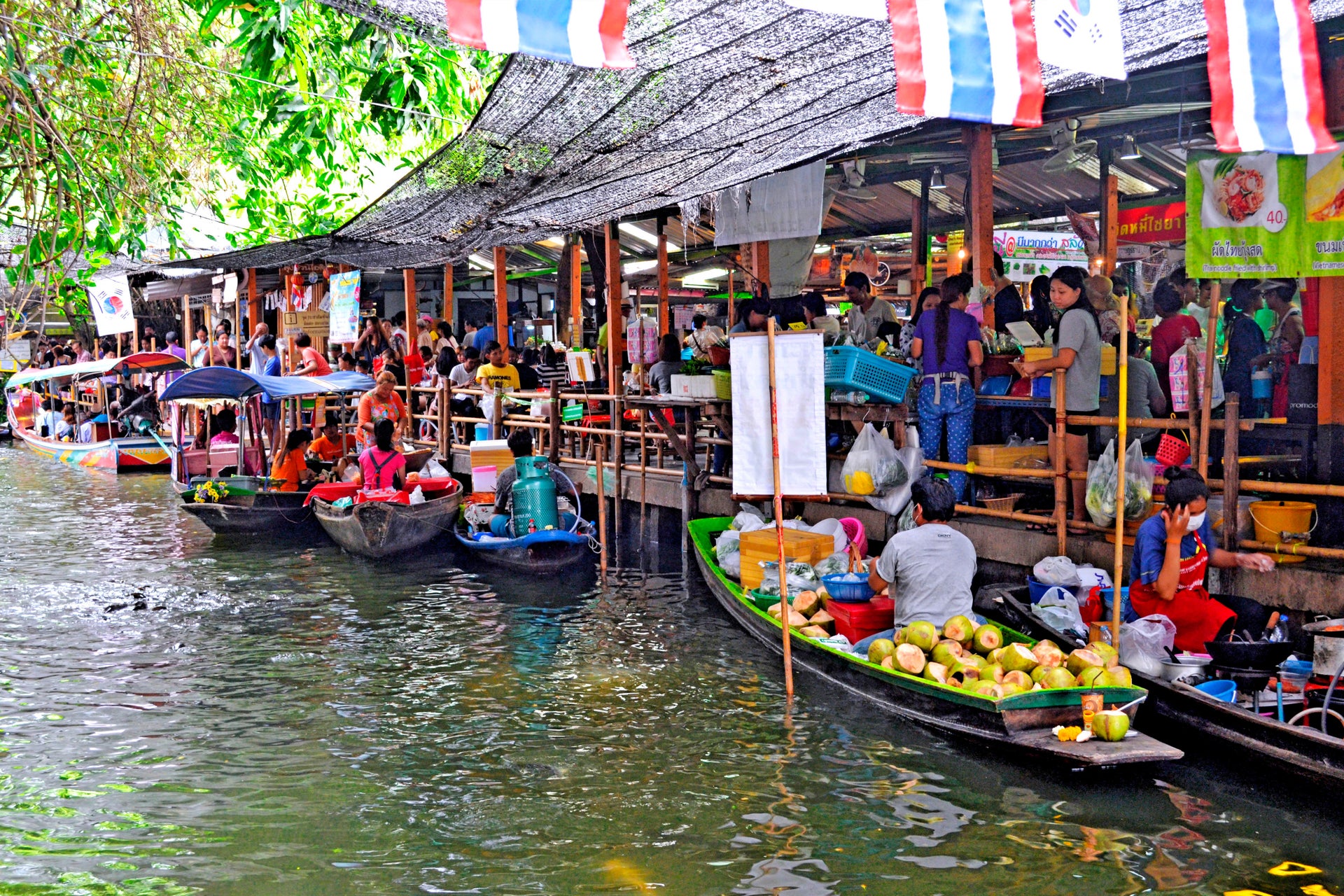 Tour gastronómico por los mercados flotantes de Bangkok