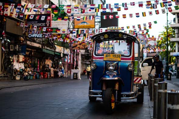 Tour nocturno por Bangkok con visita al Mercado de las Flores