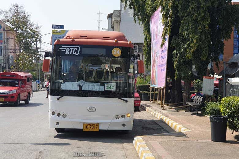 Autobús preparado para el traslado