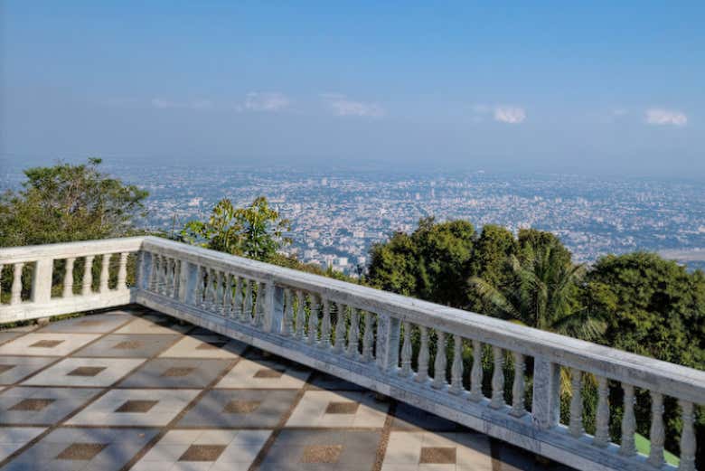 Vue sur la ville depuis Doi Suthep