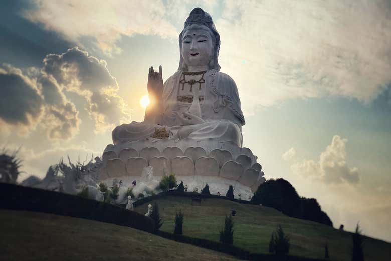 Panoramica del Grande Buddha sulla collina
