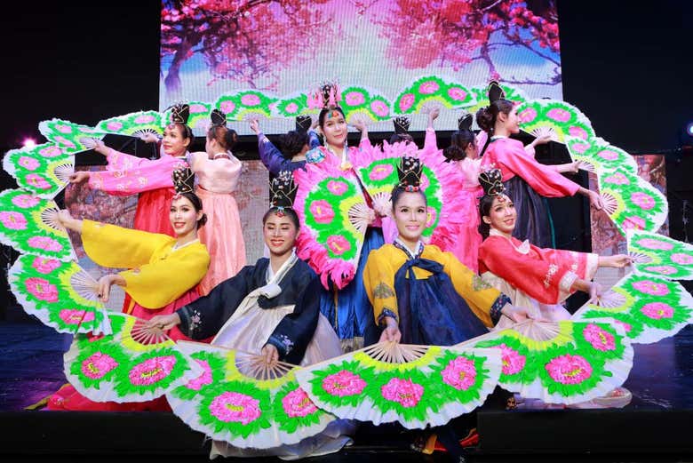 Trajes tradicionales folclóricos de Chiang Mai