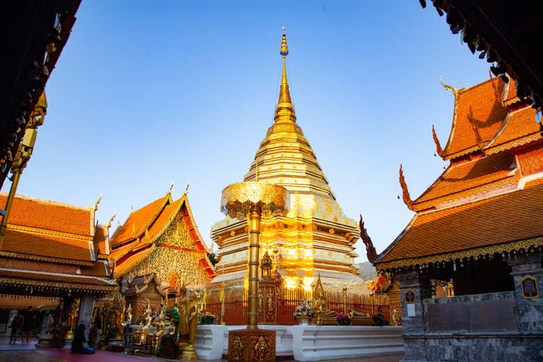 Admirez Wat Phra That Doi Suthep