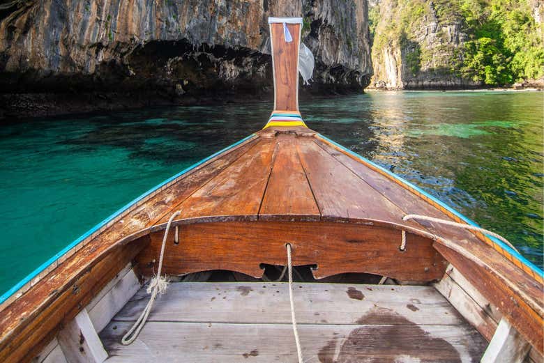 Surcando las aguas de la isla de James Bond