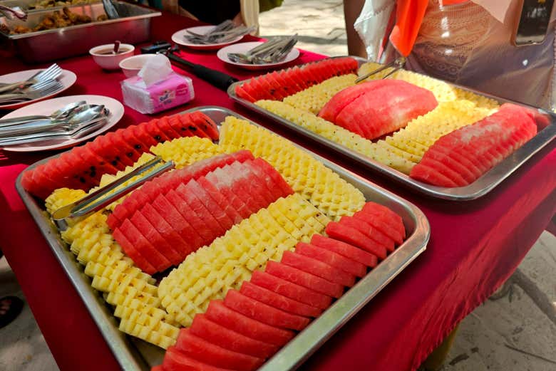 Fruta durante el almuerzo 