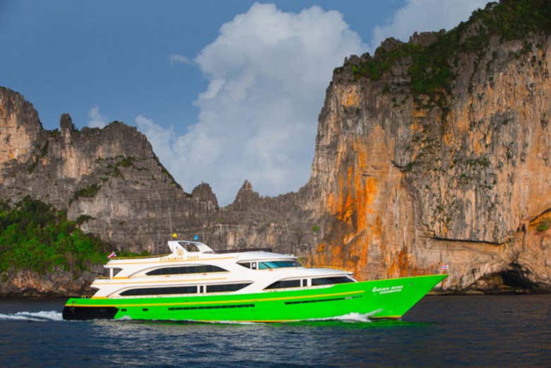 Ferry utilizado no transfer