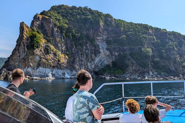 Durante la navegación contemplando las islas Koh Haa