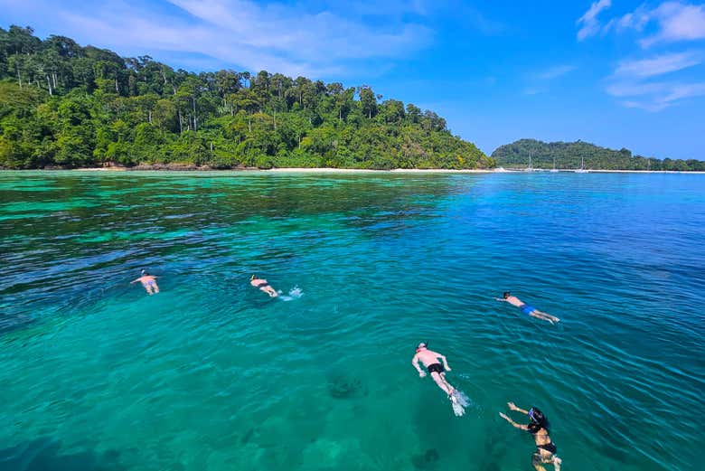 Haciendo snorkel en Koh Rok