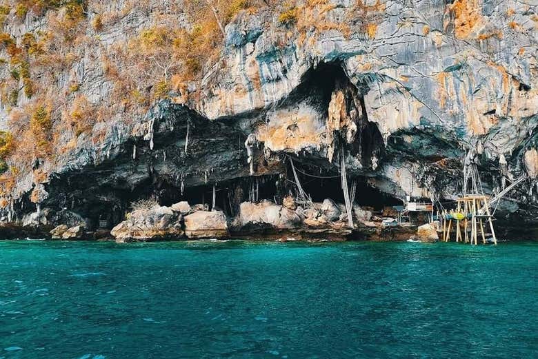 Visitando uma gruta marinha