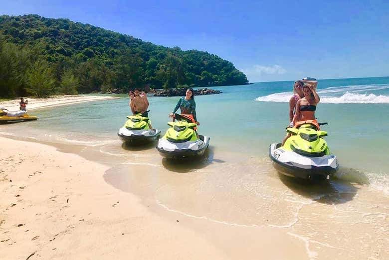 Listos para empezar el tour en moto de agua