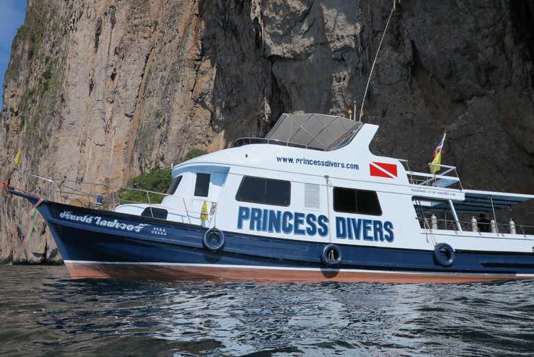 Navegando até o Parque Marinho de Phi Phi