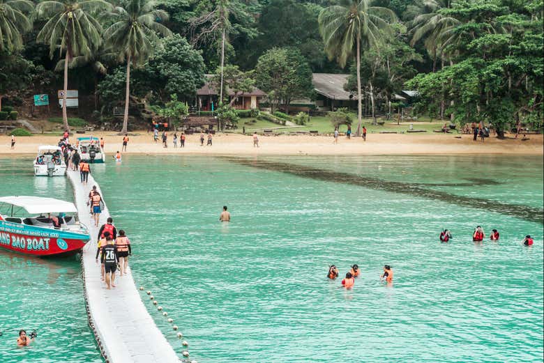 Arriving at Koh Wai