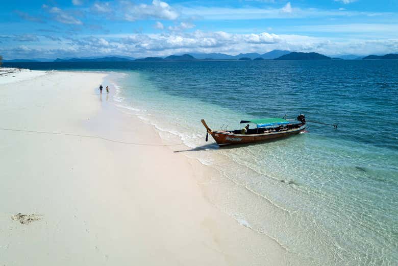 White sand beach on Koh Khang Khao