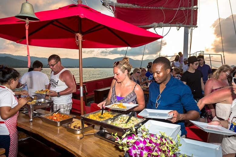 Buffet con diferentes opciones