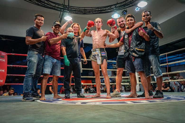 Une photo avec les champions à la fin du combat