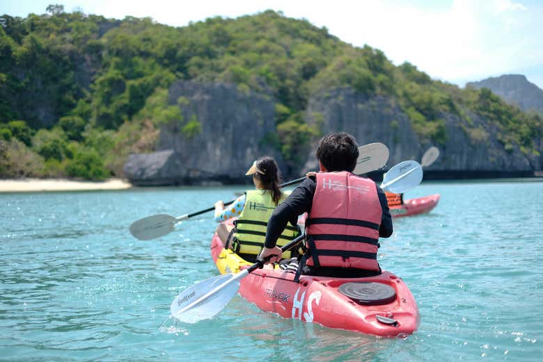 Recorriendo el parque en kayak