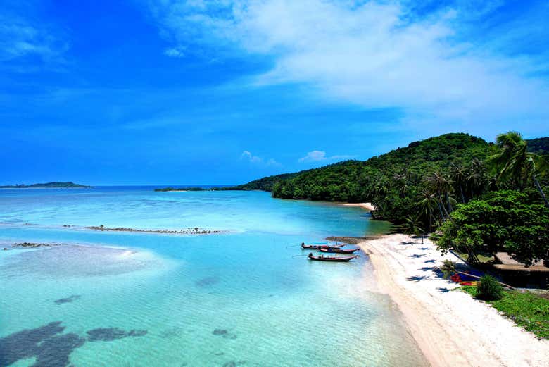 La costa dell'isola di Koh Madsum