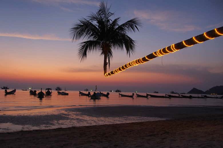 Atardecer en la playa de Sairee