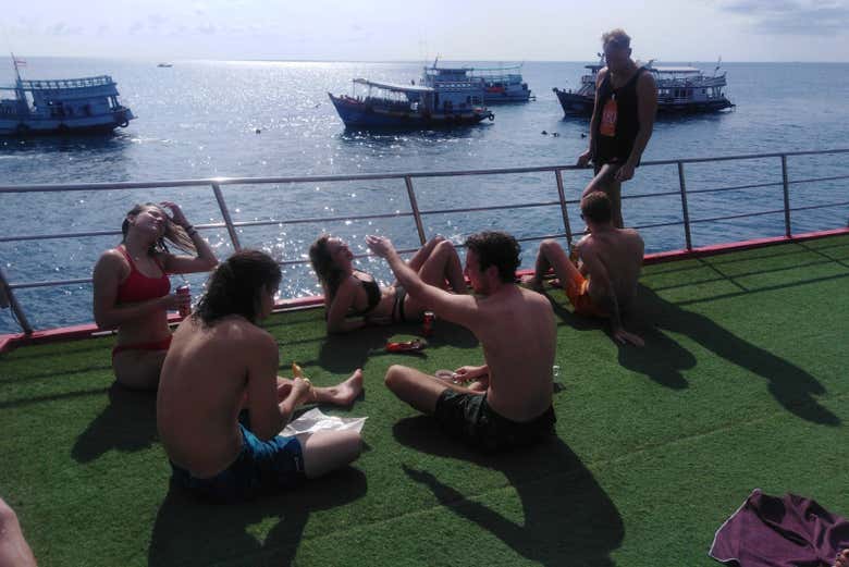 Disfrutando a bordo del barco