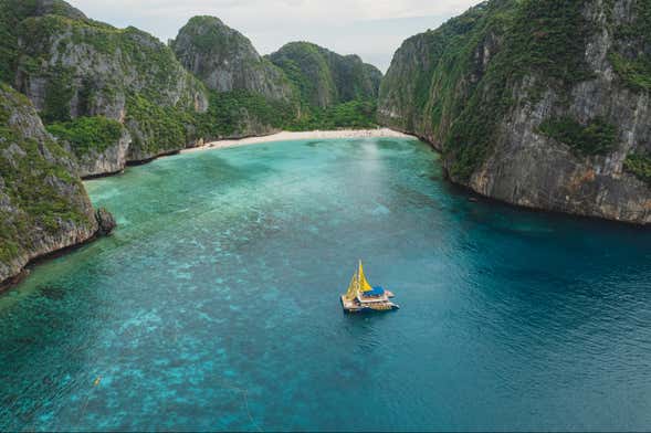 Excursión a las islas Phi Phi en catamarán
