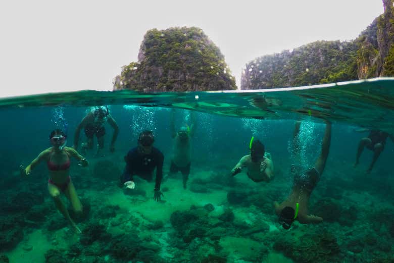 Praticando snorkel em Railay