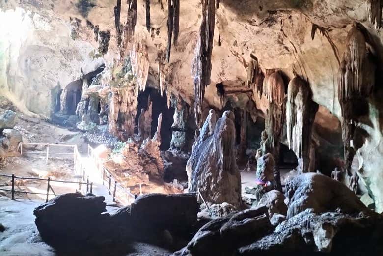 À l'intérieur de la grotte
