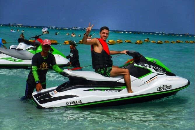 Pilotando una moto de agua