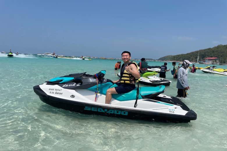 Pilotando um jet ski