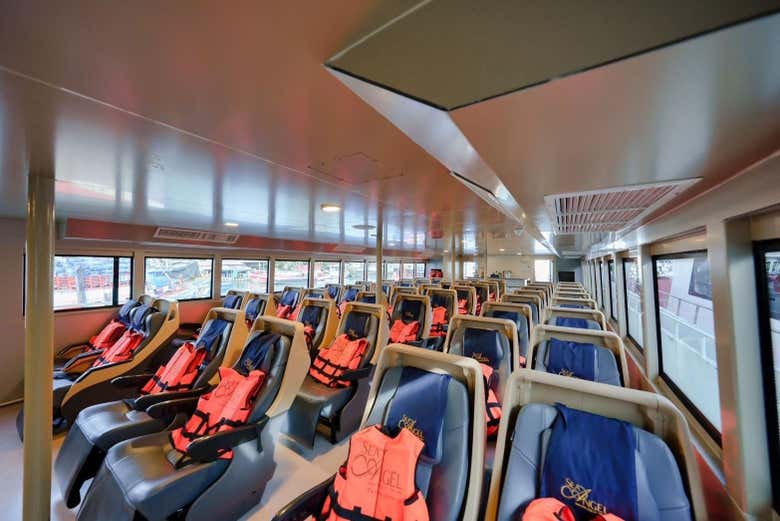 L'interno della barca su cui viaggerete