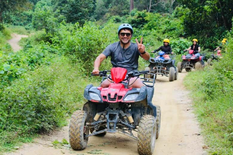 Diversión durante el tour en quad