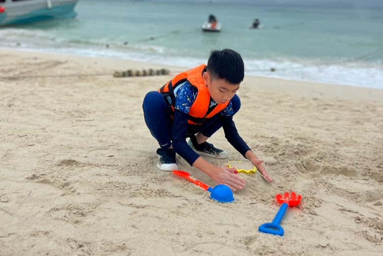 Make sandcastles in the sand