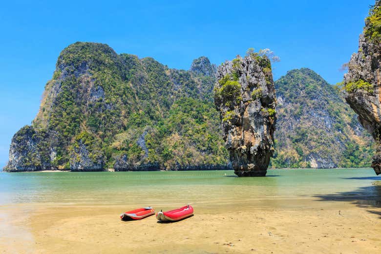 Walk along the coast of James Bond Island
