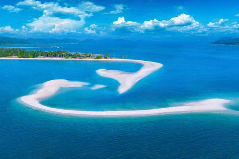 Walk the striking sandbar at Laem Hard Koh Yaw