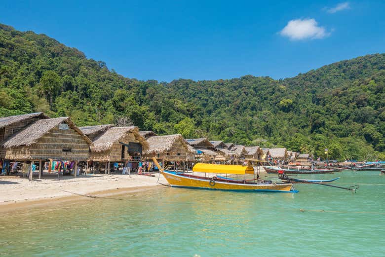 Visitaremos el poblado Moken de las islas Surin