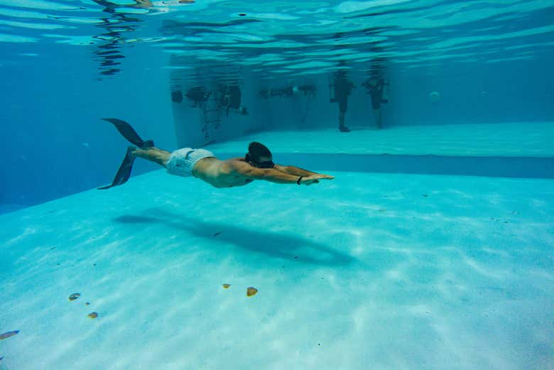 Practicando en la piscina