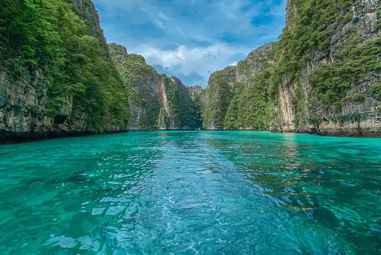 En lancha por las islas Phi Phi